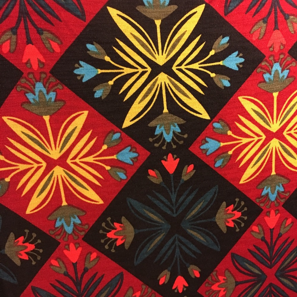 New LuLaRoe Irma Top. Size XS (fits M & L too) - Picture 5 of 10